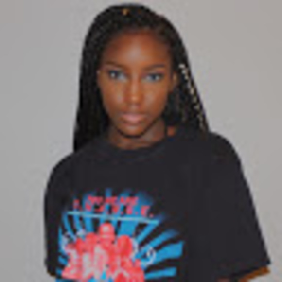 Meet your Posher, Ariana - Picture 1 of 1